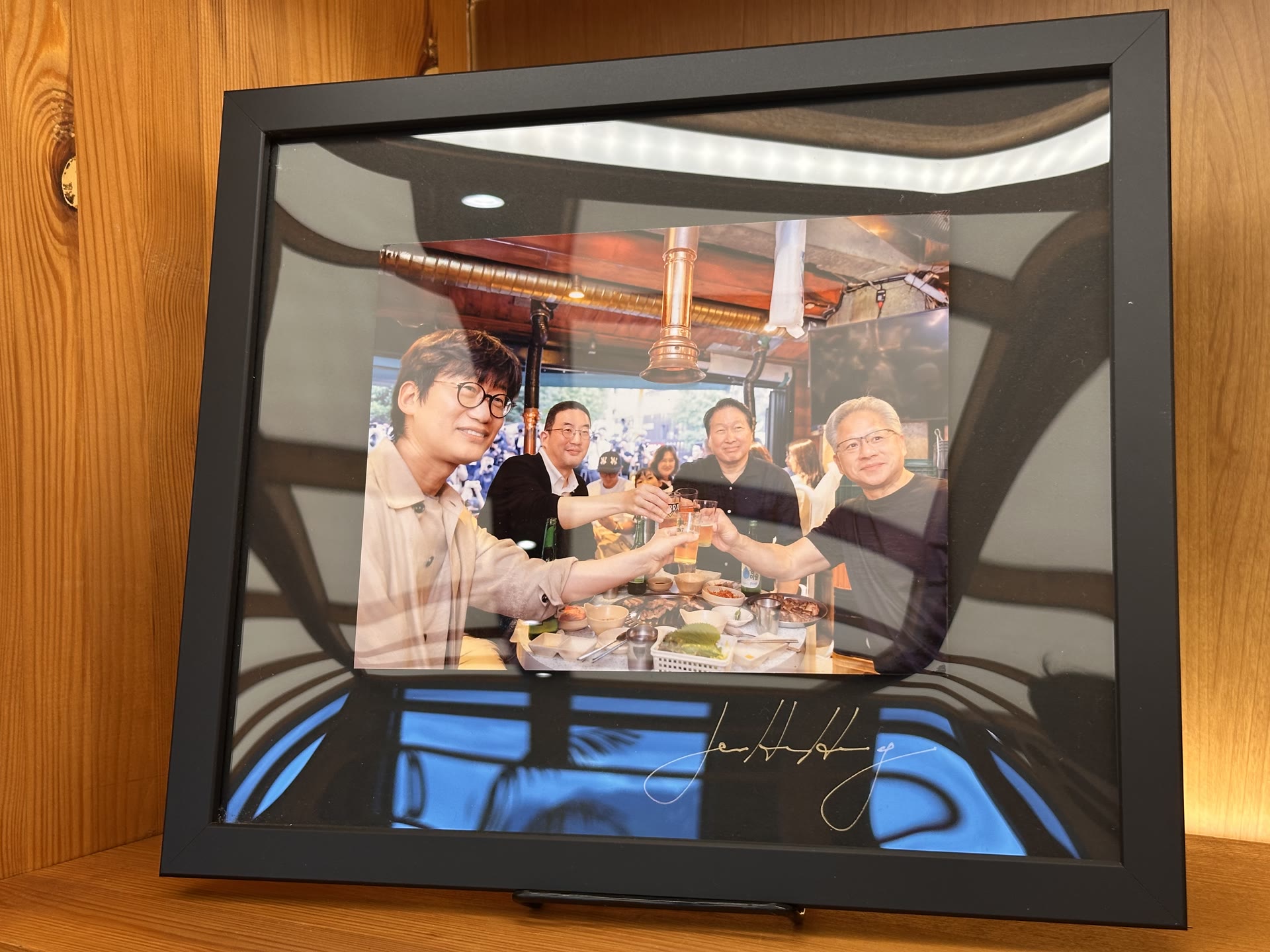 会場に展示された記念写真